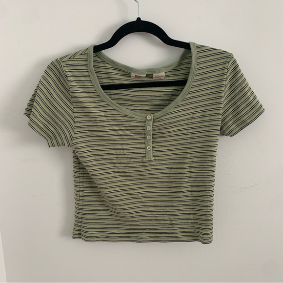 Levi's Green striped tshirt size M - Picture 1 of 3